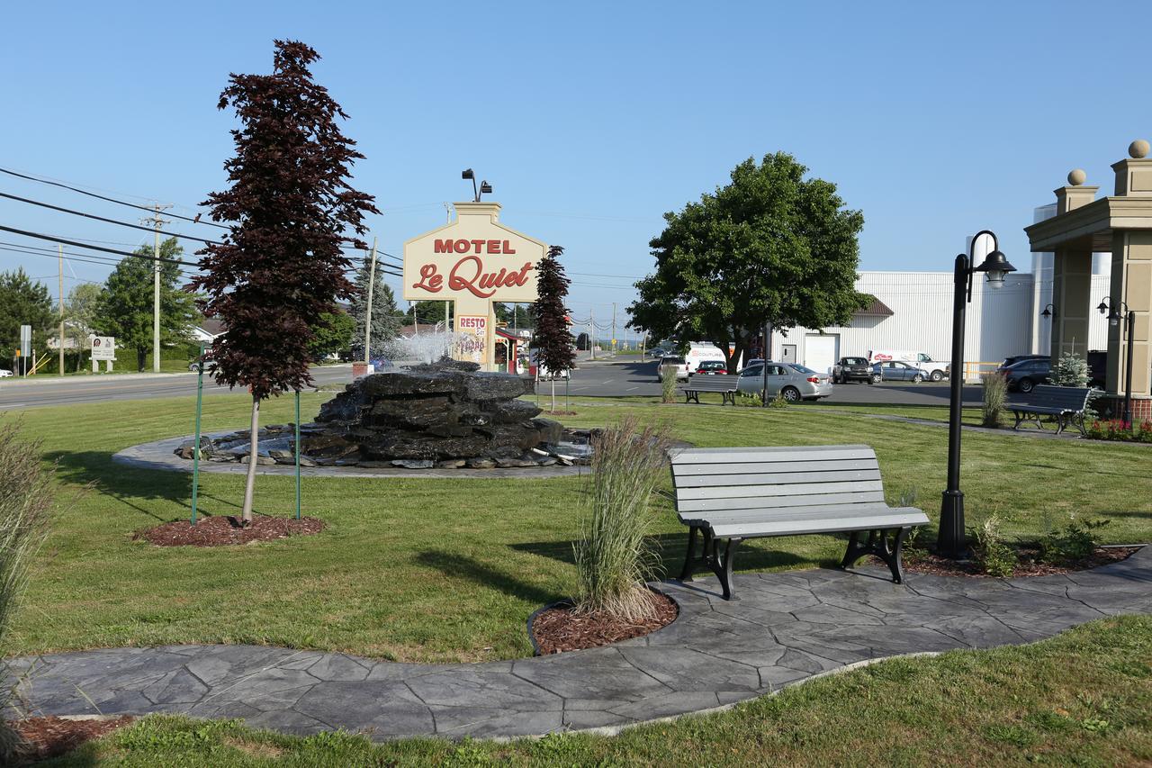 Hotel Motel Le Quiet Lac-Megantic Bagian luar foto