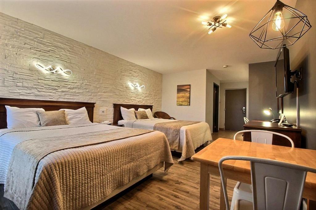Hotel Motel Le Quiet Lac-Megantic Bagian luar foto